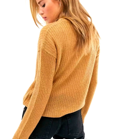 NWT! Elizabeth and James comfy soft knit sweater - Picture 2 of 10